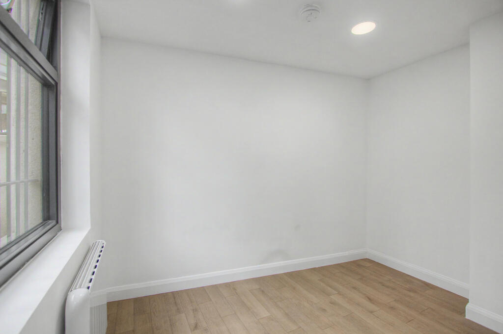 Apartment in Luton - More