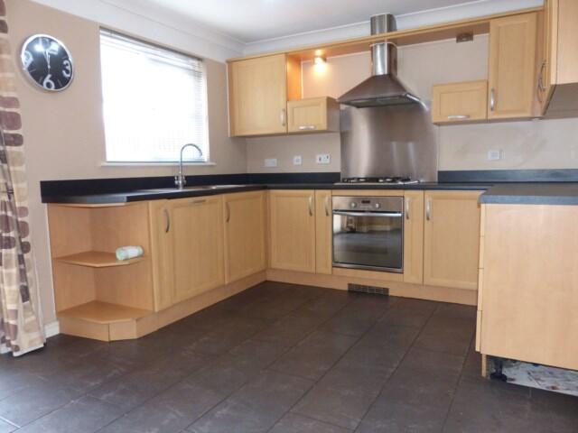 House in Cardiff, Llanharan - View 5