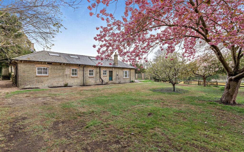Main image of property: 38 Middle Street, Thriplow, Royston, SG8