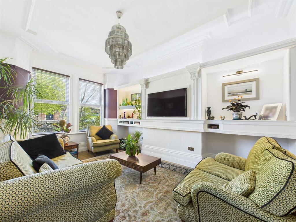 Apartment in Wirral, Liverpool City Region - View 5