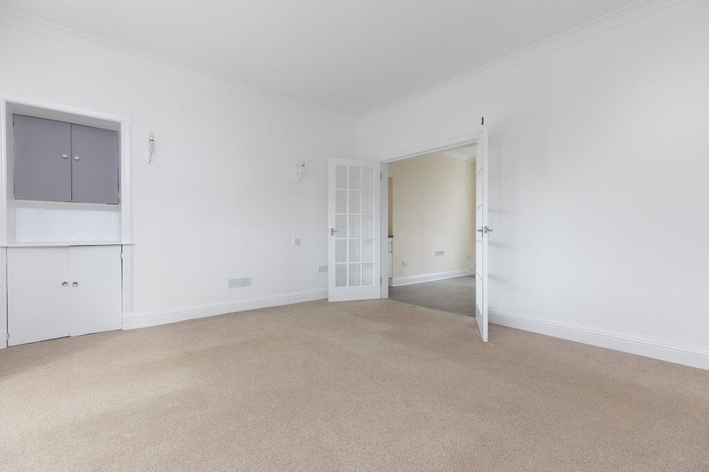 Merryvale Avenue, Giffnock photo 4
