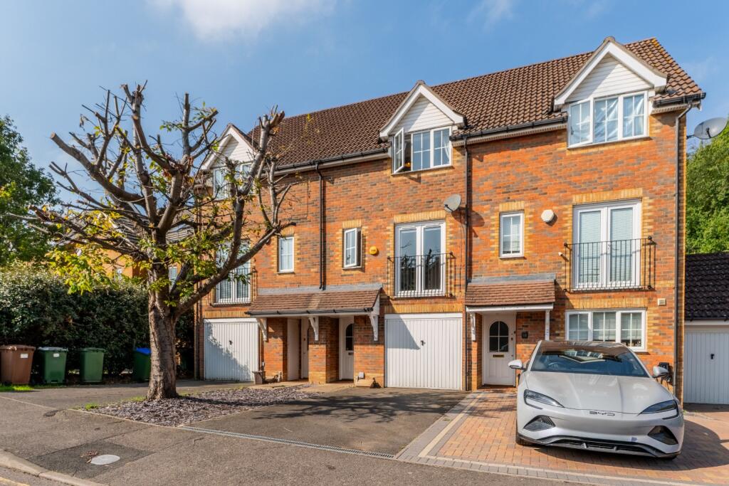 Main image of property: Bascombe Grove, Crayford, Dartford, Kent, DA1