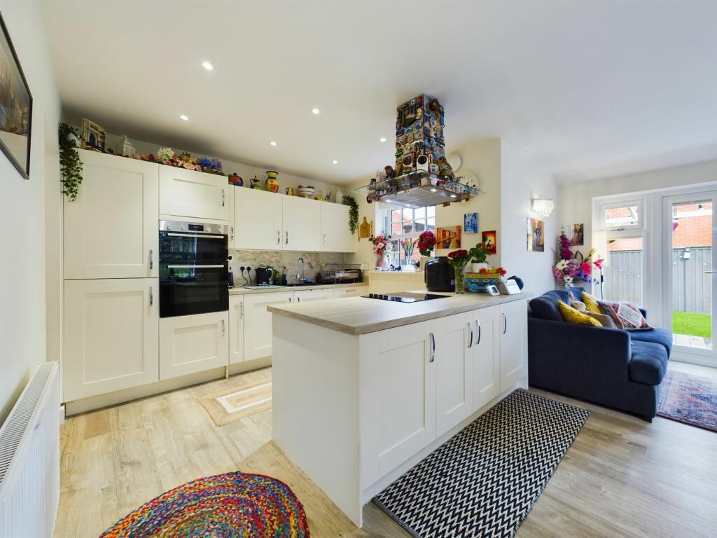 House in Towcester, West Northamptonshire - More