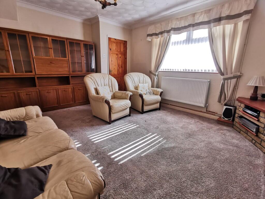 Kingsway, Earsham, Bungay photo 3