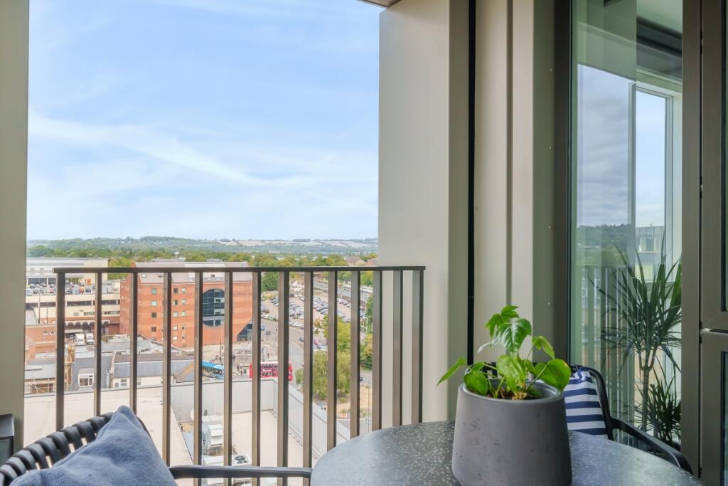 Apartment in Redhill - View 5