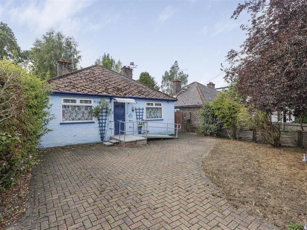 Main image of property: Hillingdon Avenue, Sevenoaks