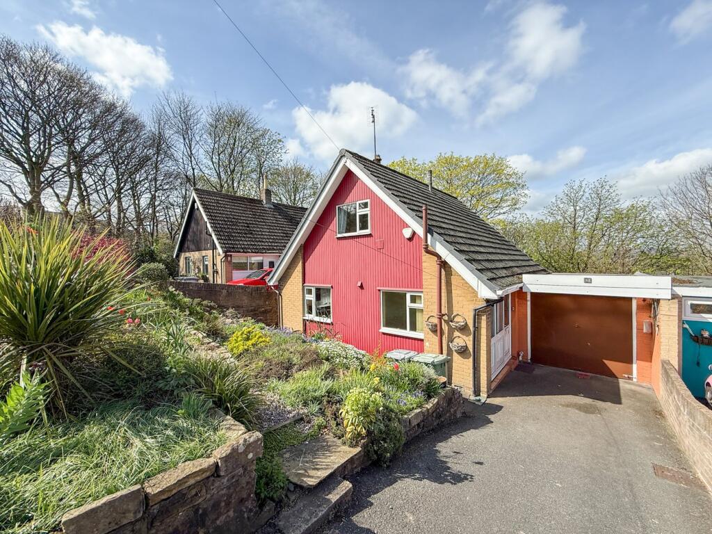 Main image of property: Tunnacliffe Road, Newsome, Huddersfield, HD4