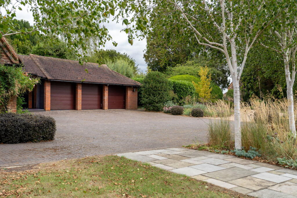 House in Redhill - View 5