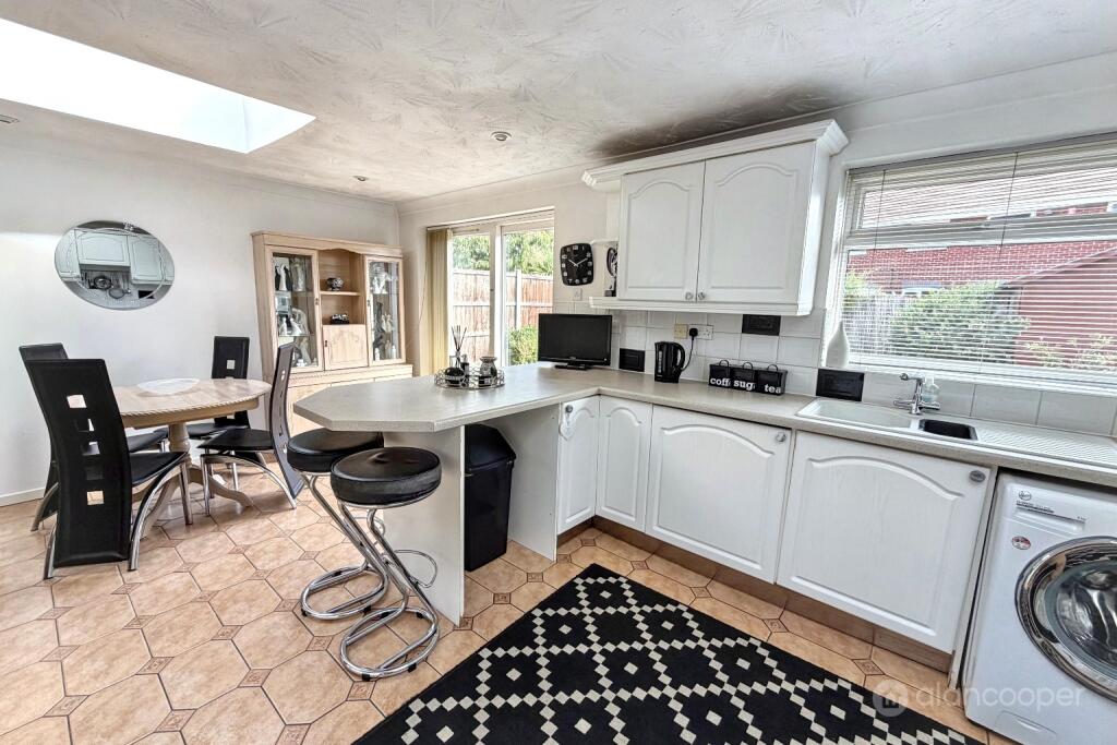 House in Nuneaton and Bedworth, Camp Hill - View 5