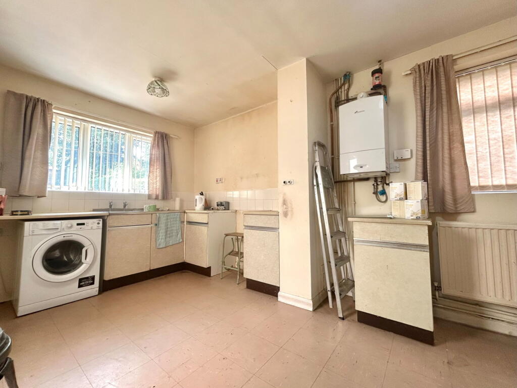 House in Dudley, West Midlands - More