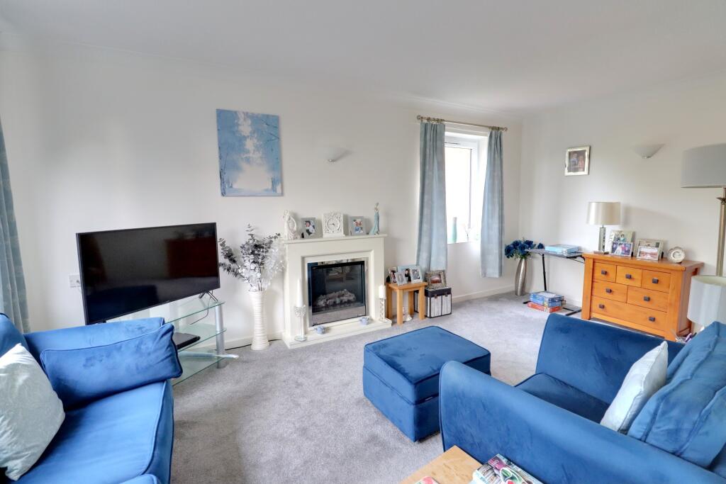 Hulbert Road, Waterlooville photo 2