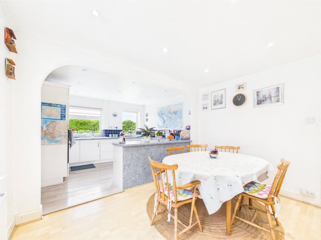 House in New Forest, Neacroft, Bransgore - More