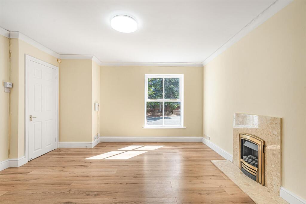 House in Kingston upon Thames - View 3