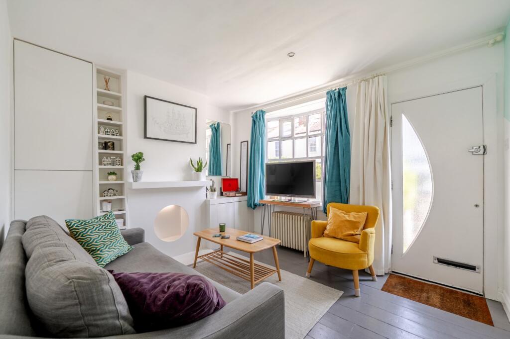 House in East Molesey, Molesey - View 4