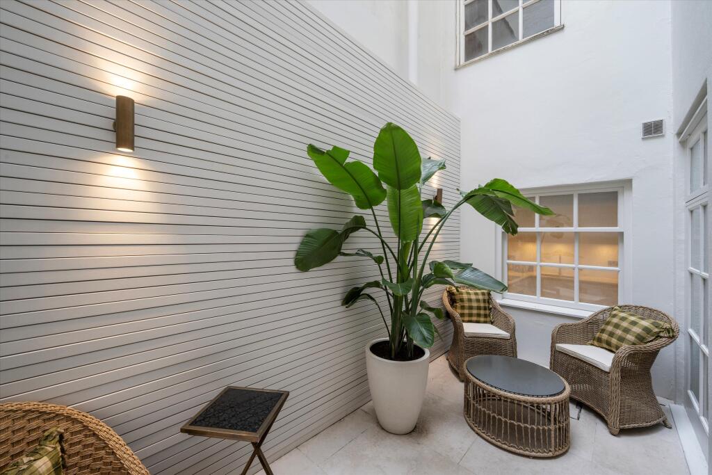 Apartment in London, St. James's, Mayfair - View 4