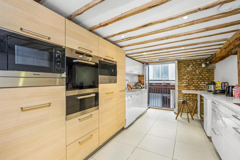Apartment in London - View 5