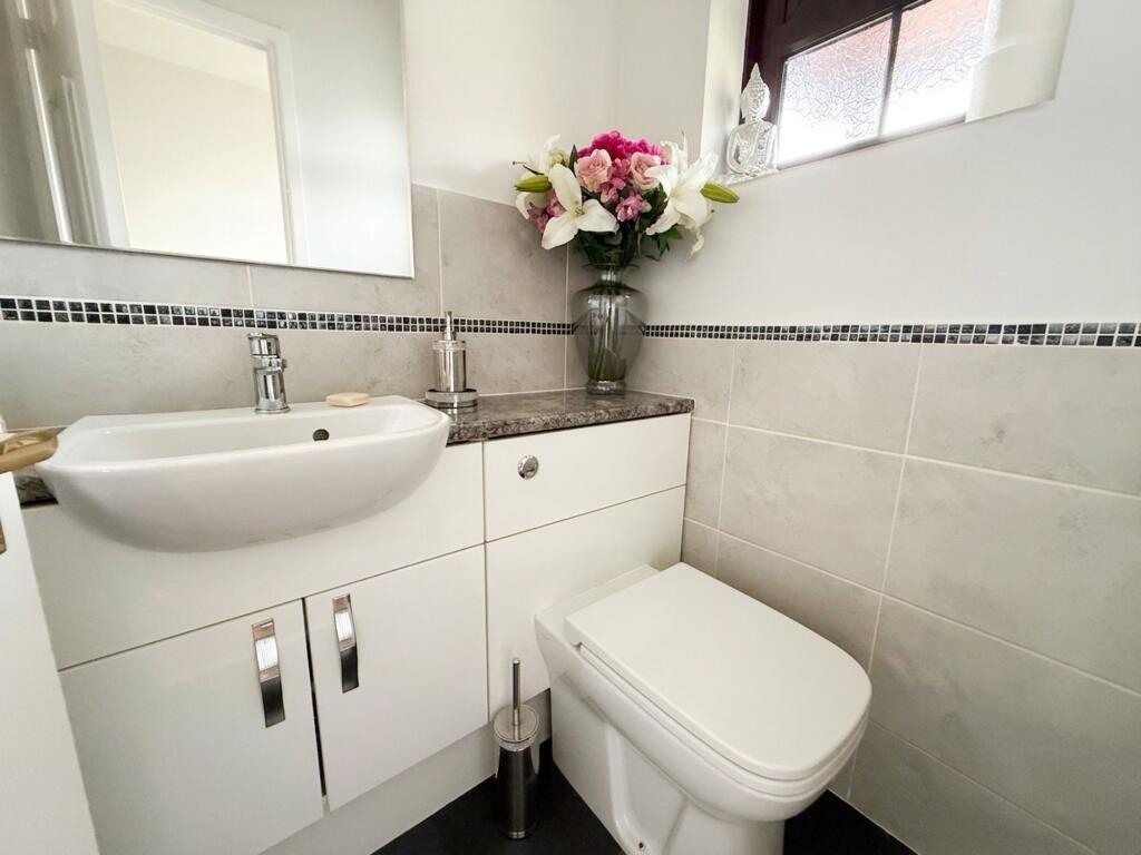 Gorse Farm Road, Nuneaton, CV11 photo 4
