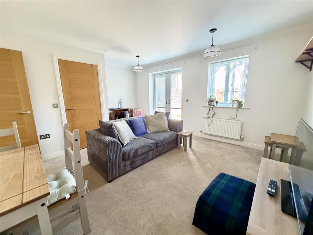 Osprey Close, Upton photo 5