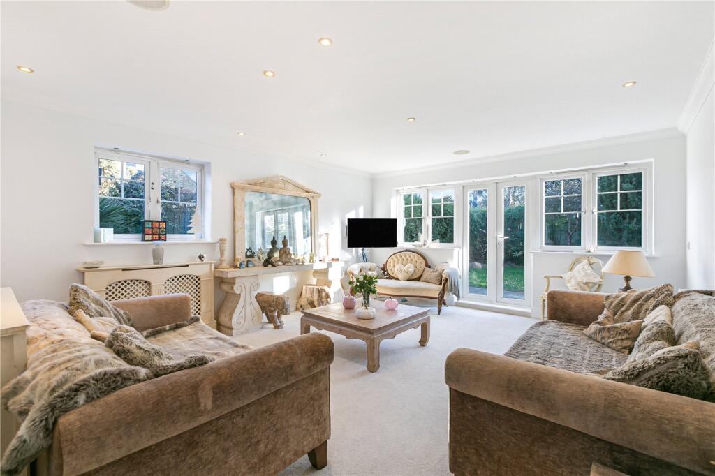 House in Elmbridge, Surrey - View 4