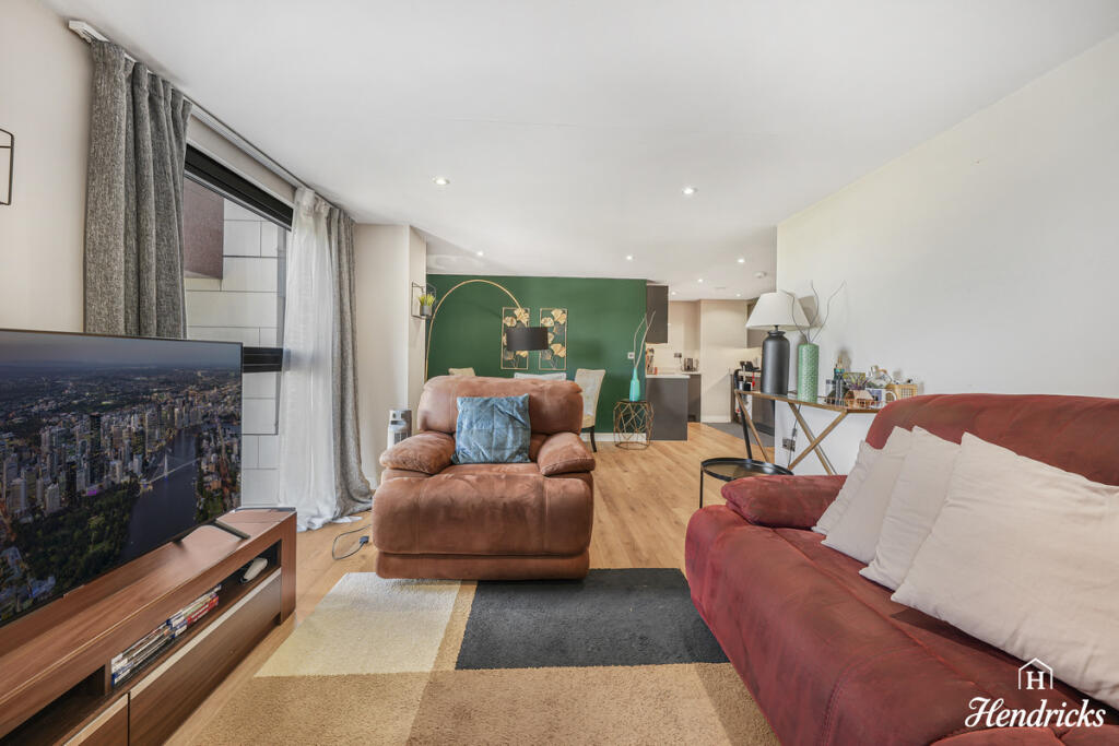Apartment in Southend-on-Sea - View 4