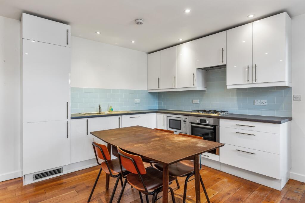 Apartment in London - View 3
