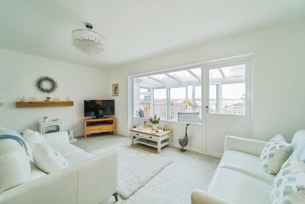 House in Saundersfoot - More