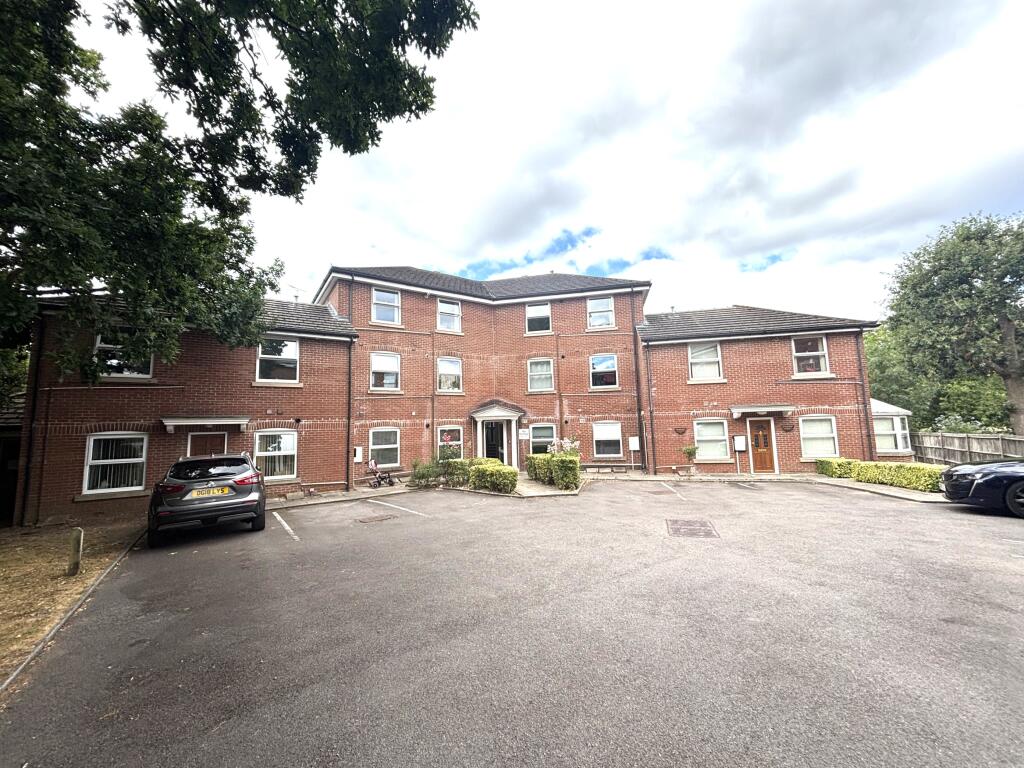 Main image of property: 39 New Brighton Road, Emsworth, PO10