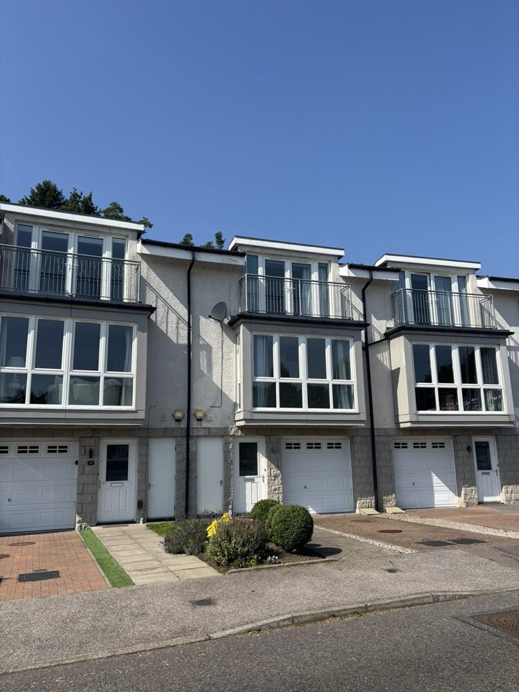 Main image of property: 16 Woodlands Terrace, Cults, Aberdeen, AB15 9DG