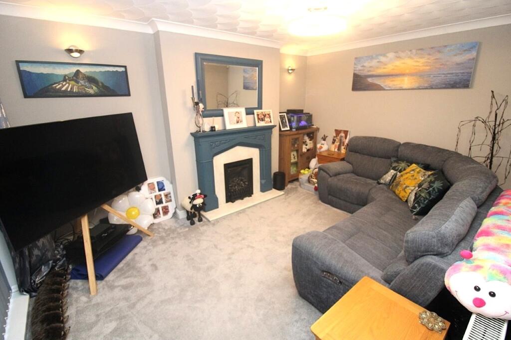 House in Barnsley, South Yorkshire - More