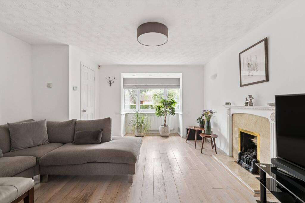 House in Welwyn Hatfield, Hertfordshire - View 5
