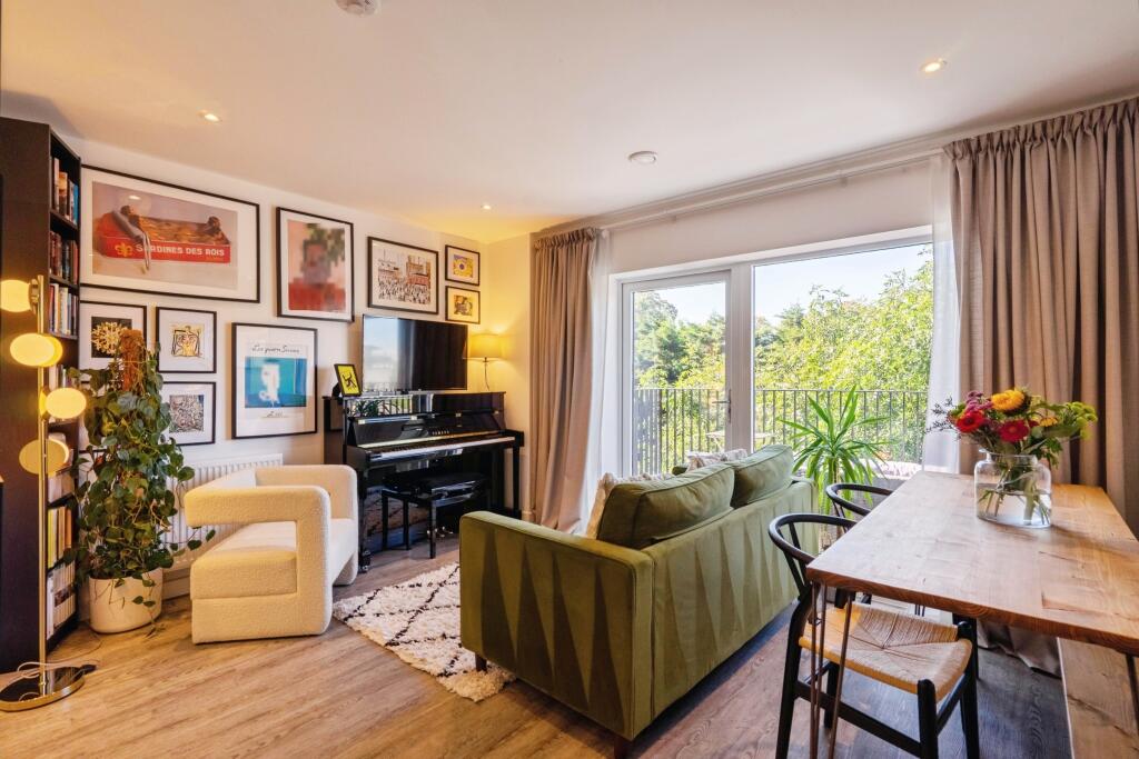 Main image of property: 26 Brumwell Avenue, Woolwich, SE18