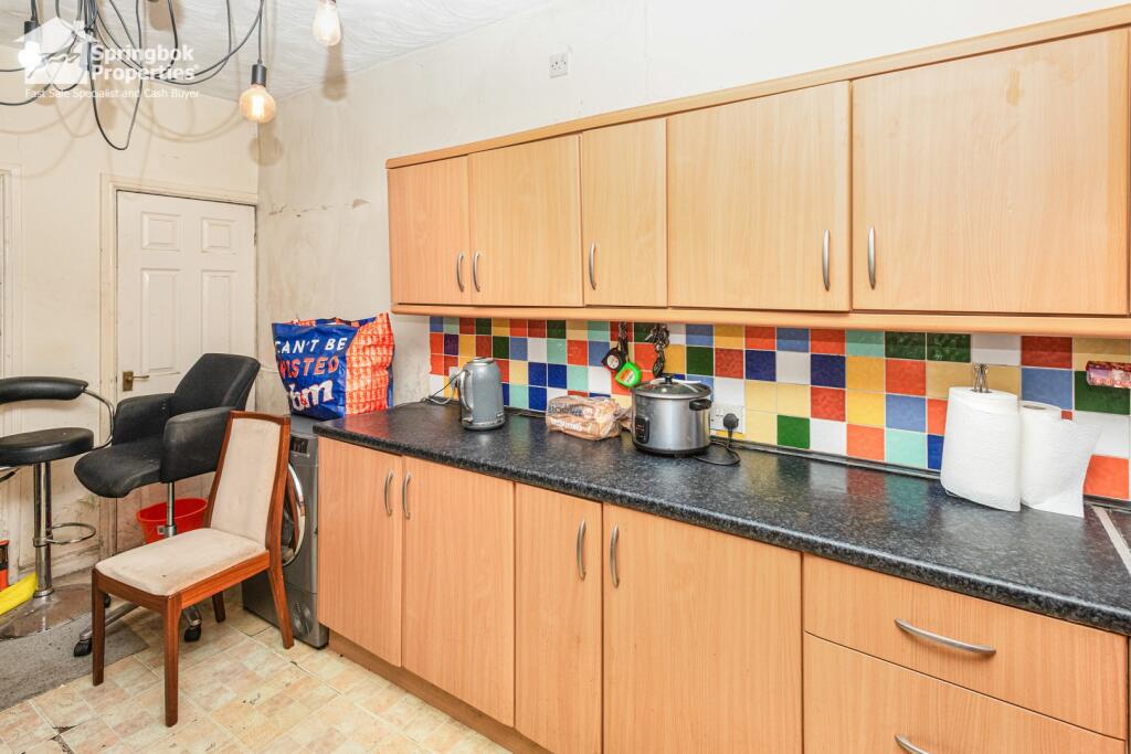 Ashton Road, Bardsley, Oldham, Lancashire photo 5