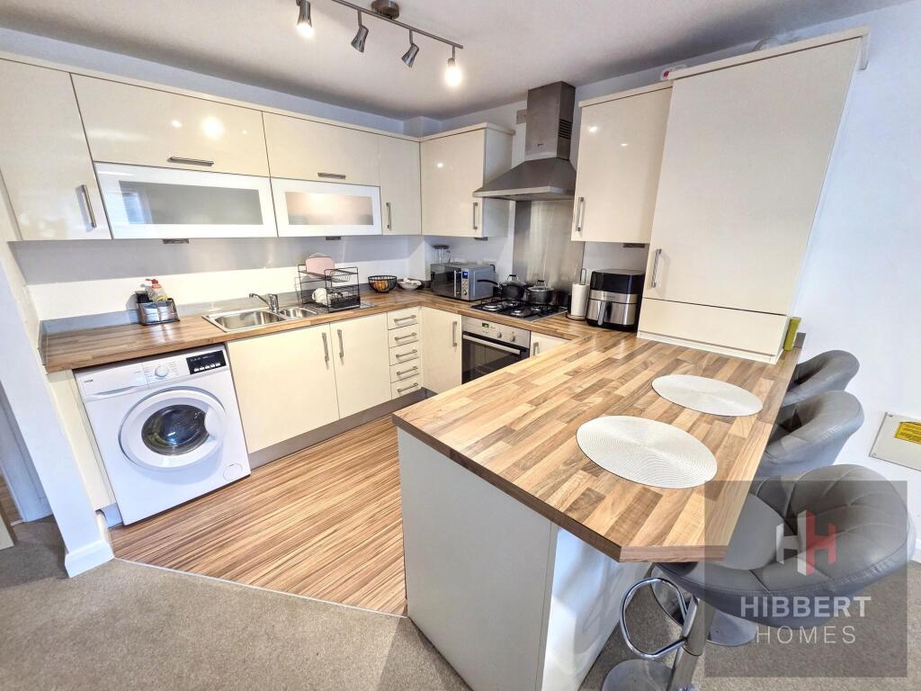 Apartment in Manchester, Baguley - More