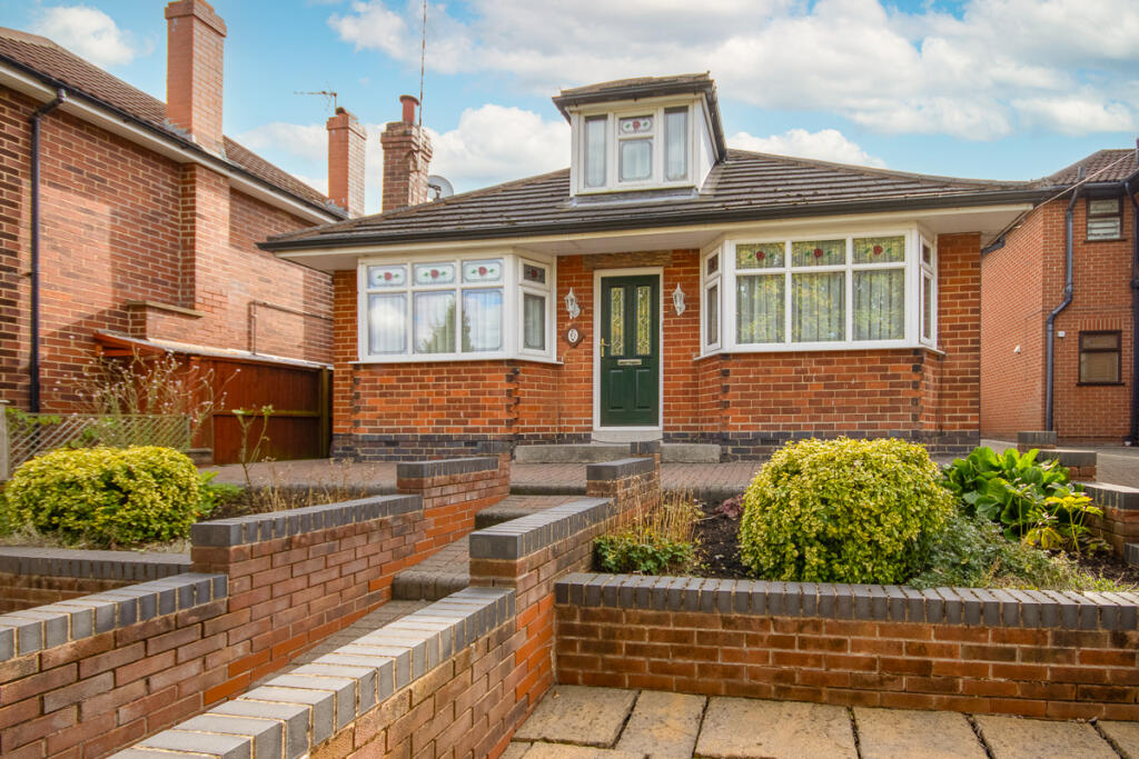 3-bed detached on Brackensdale Avenue, Mackworth, £290,000