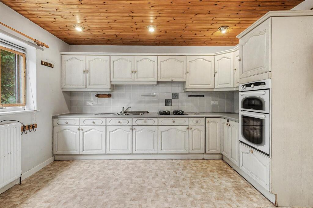 House in West Oxfordshire, Fulbrook - More