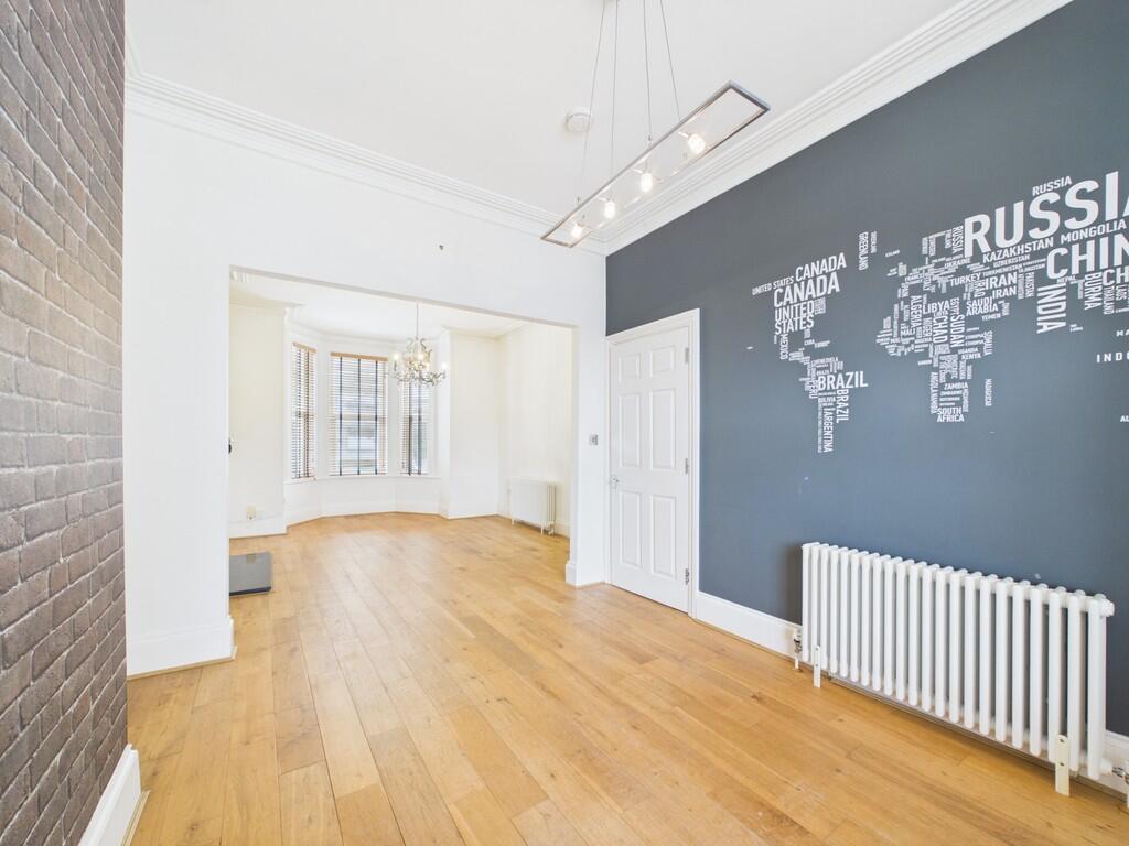 Apartment in Plymouth, Stoke - View 5