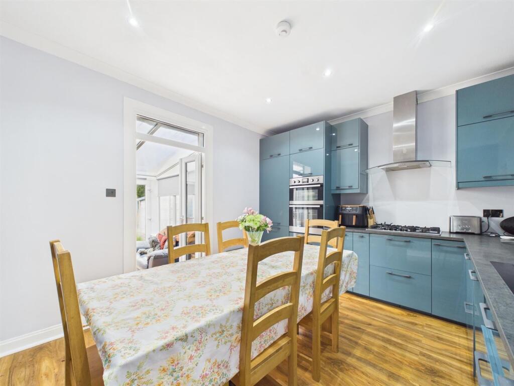 46 Muirton Bank, Perth, PH1 5DW photo 4