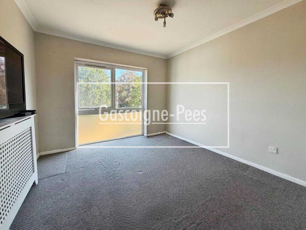 Apartment in Kingston upon Thames - View 4