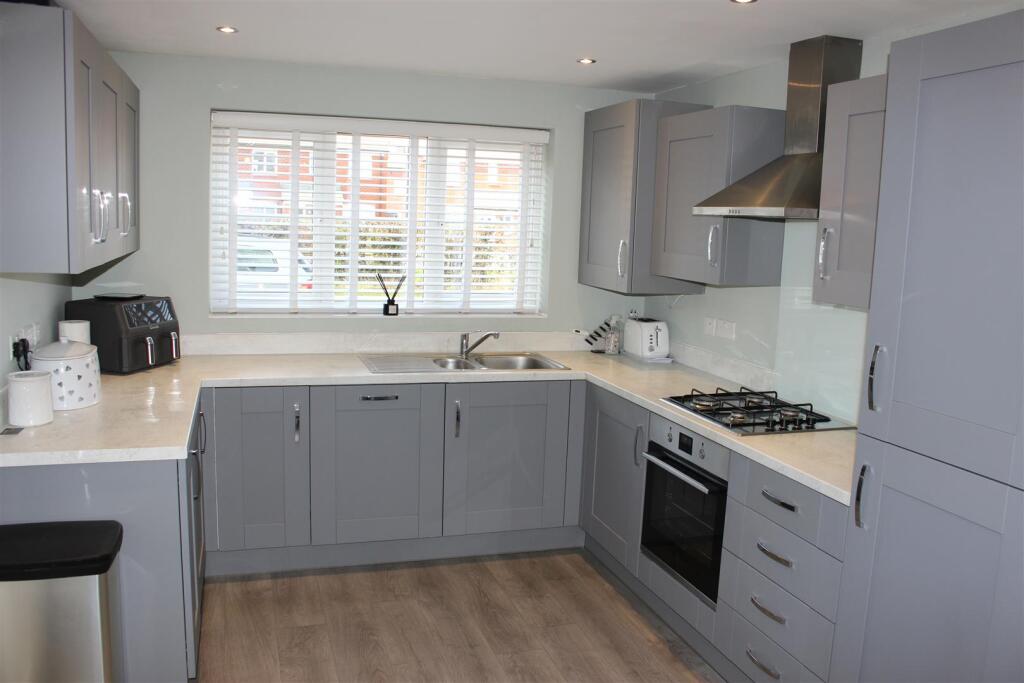 Alport Heights Drive, Oakwood, Derby photo 4