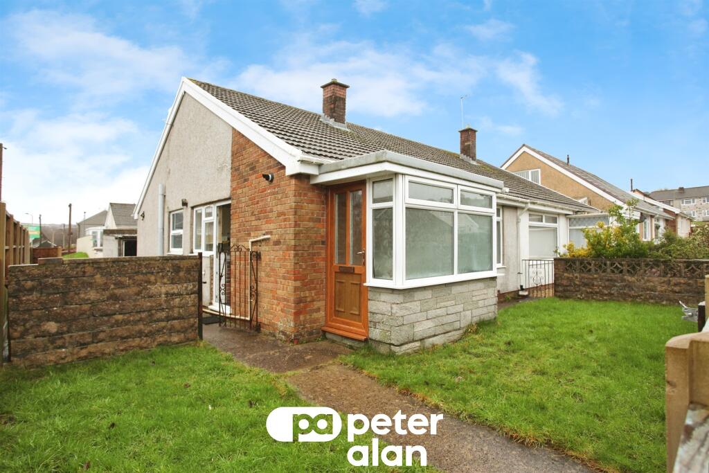 Main image of property: Shirdale Close, Maesycwmmer, Hengoed