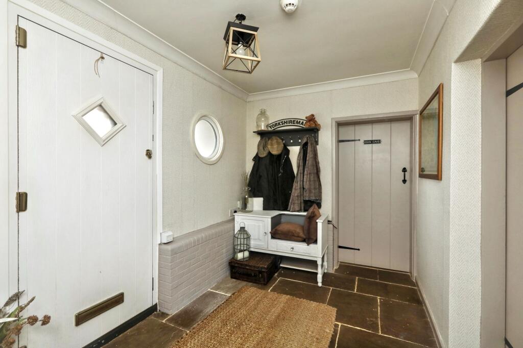 House in Doncaster, Hatfield - View 5