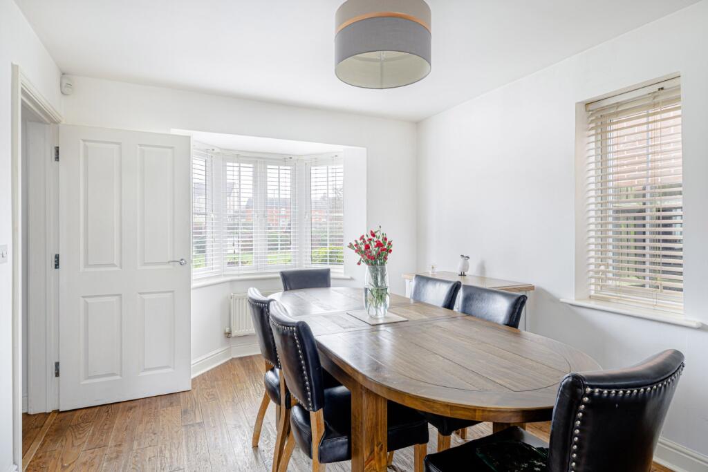 Harbridge Close, Stansted, Essex, CM24 photo 4
