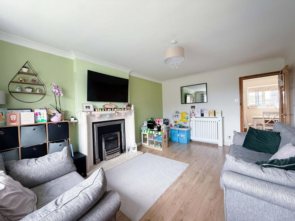 Handsworth Walk, Southport, PR8 6XU photo 2