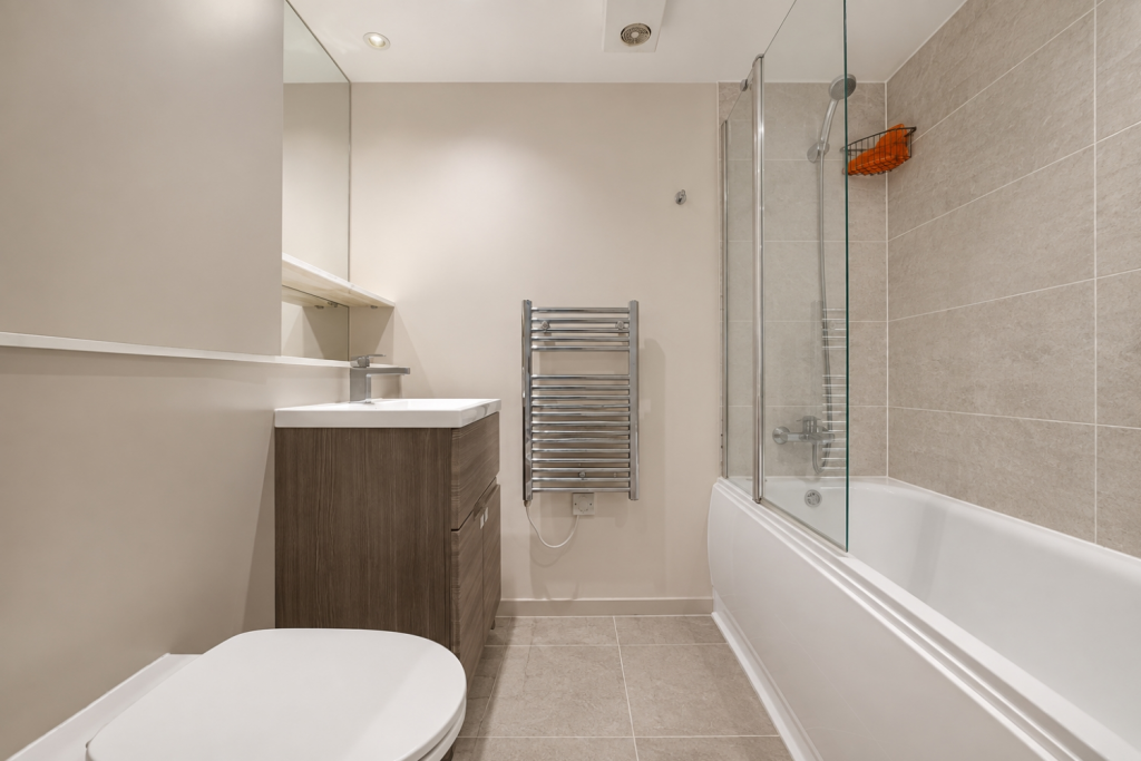 Apartment in London - View 5