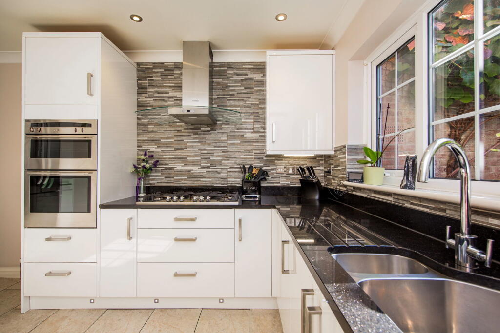 House in Tonbridge - View 3
