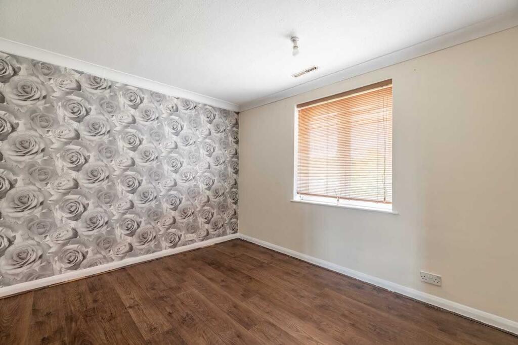 House in Richings Park, Iver - View 5