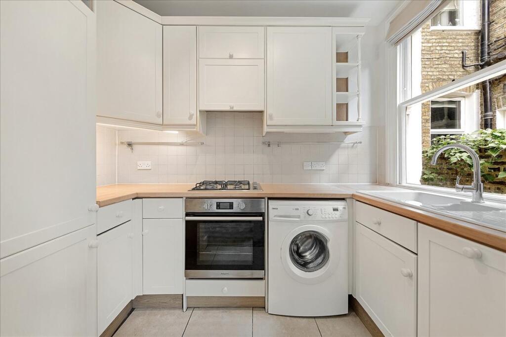 Apartment in London - View 5