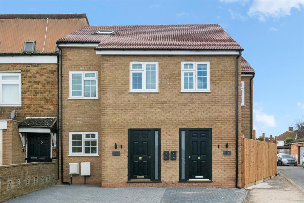 3-bed semi-detached on Ash Grove, Hayes, £525,000