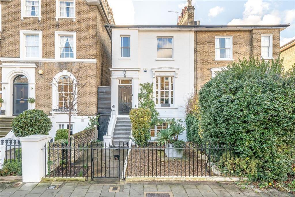 Main image of property: Stockwell Park Crescent, Stockwell