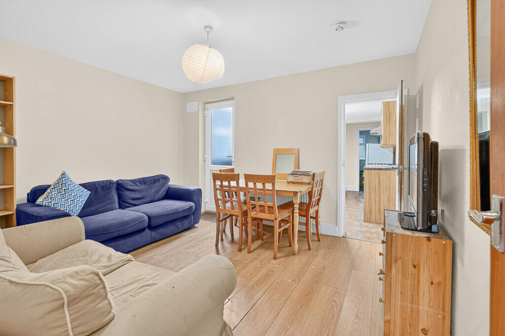 House in London, South Tottenham, West Green - View 2